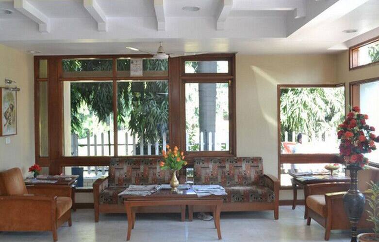 Shree Baba Ramdev Hotel & Guest House, Ahmedabad 3